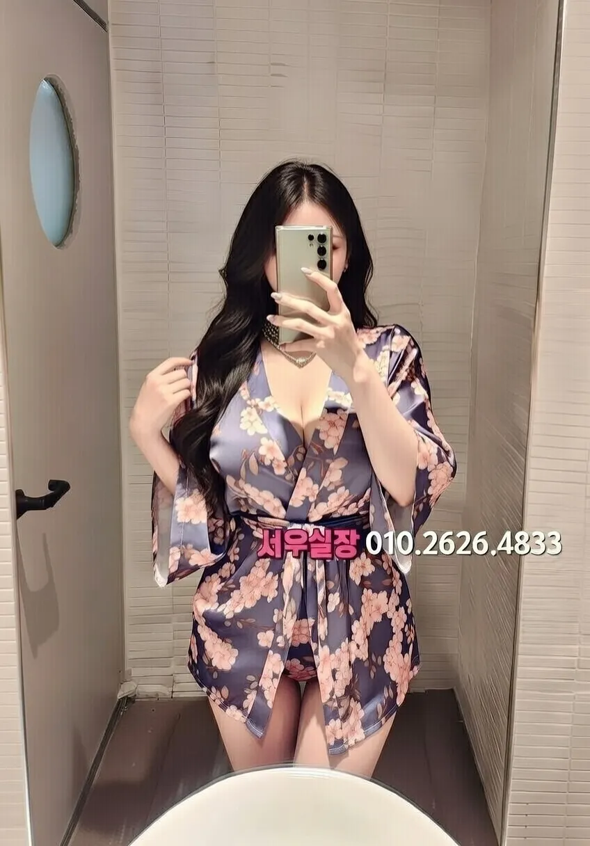 프리미엄 파트너 프로필 8 - 다양한 스타일의 매력적인 파트너